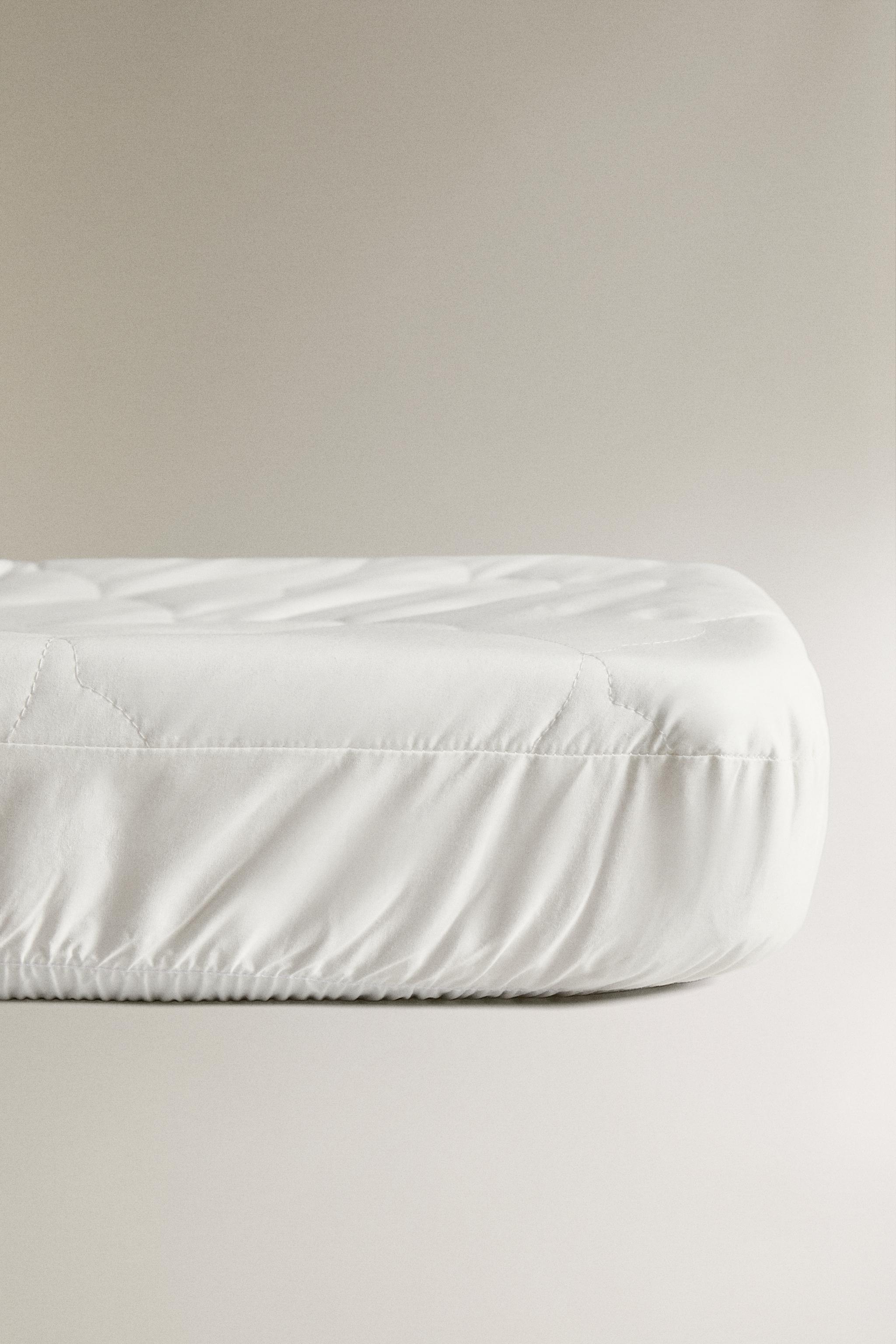 WATERPROOF COTTON MATTRESS PROTECTOR (233 TC)
